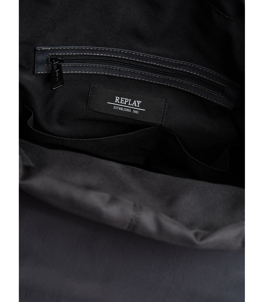 ナイロンツイルバックパック 詳細画像 ダークグレー 7